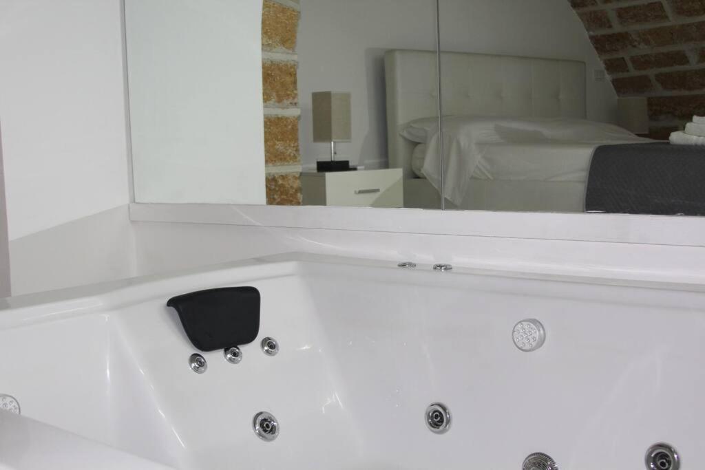 Casa Con Vasca Idromassaggio In Centro Storico Holiday home *